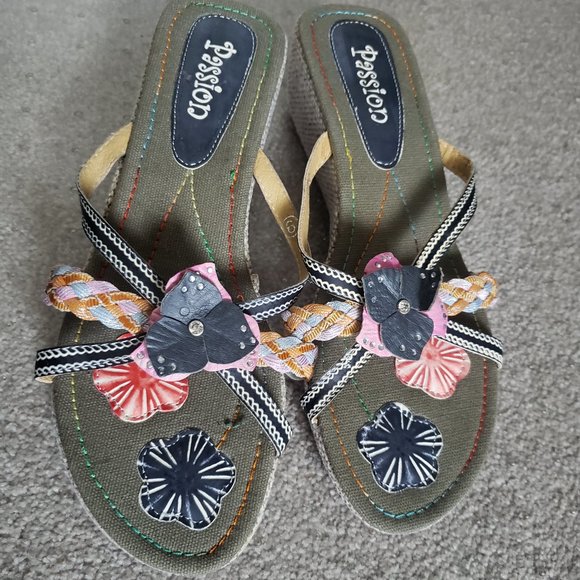 Passions Green Sandals and Passions Blue Sandals sz 9 - Picture 7 of 15